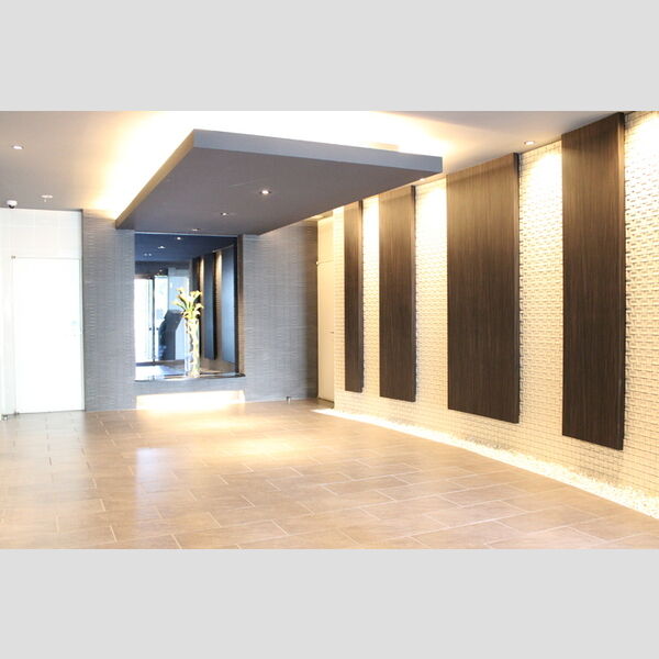 エントランス (エントランス)