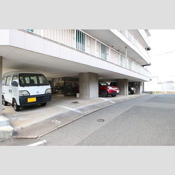 駐車場 (駐車場)