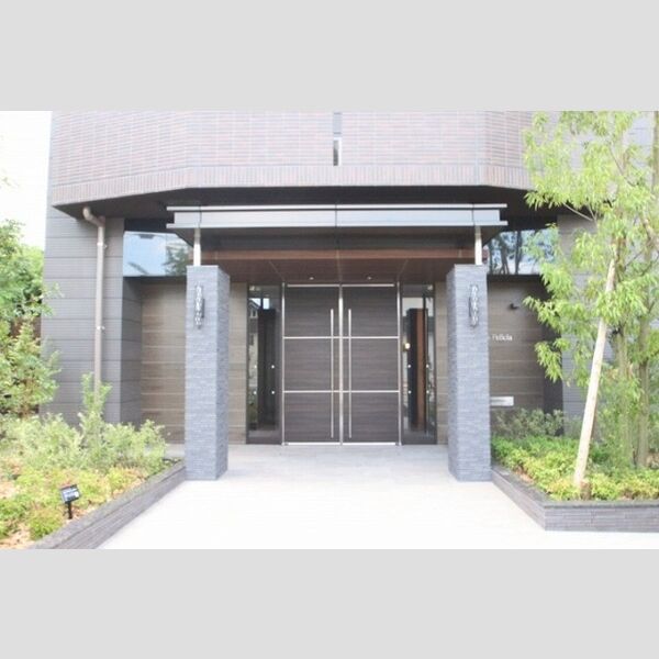 エントランス (エントランス)