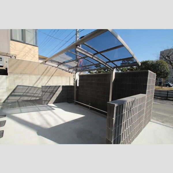 現地周辺 (駐輪場)