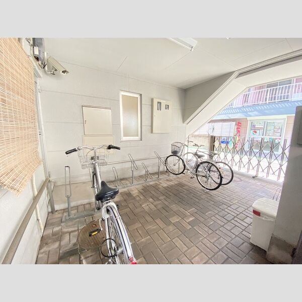 現地周辺 (駐輪場(車輪止め有))