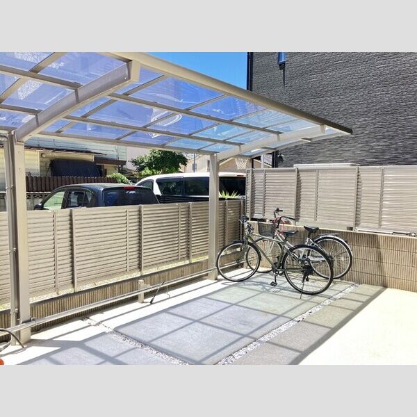 現地周辺 (駐輪場)