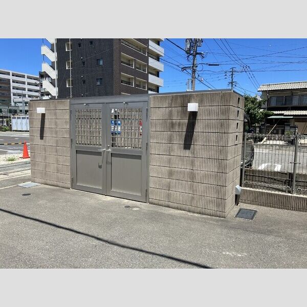 現地周辺 (ゴミ置き場)