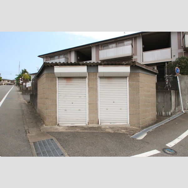 現地周辺 (ゴミ置場)