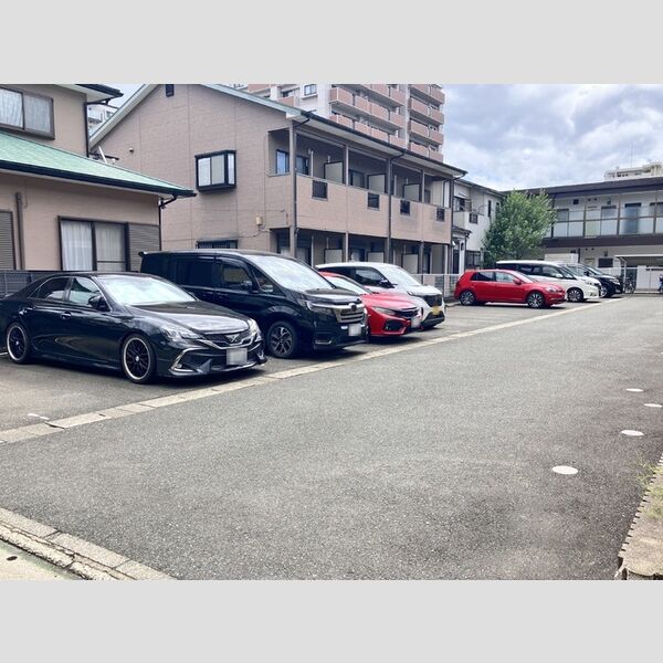駐車場 (駐車場)