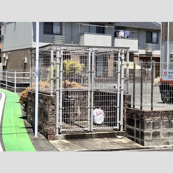 現地周辺 (ゴミ置き場)