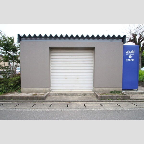 現地周辺 (ゴミ置場)