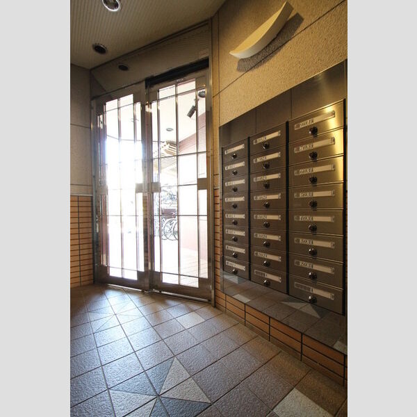 現地周辺 (エントランスロビー)