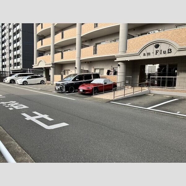 駐車場 (駐車場)