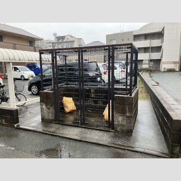 現地周辺 (ゴミ捨て場)