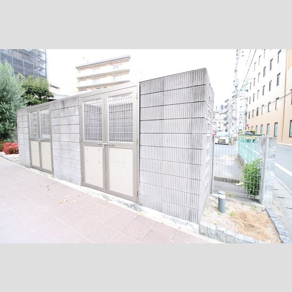 現地周辺 (ゴミ置き場)