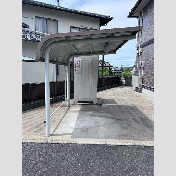 現地周辺 (駐輪場)