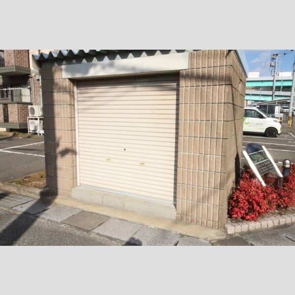 現地周辺 (ゴミ置場)