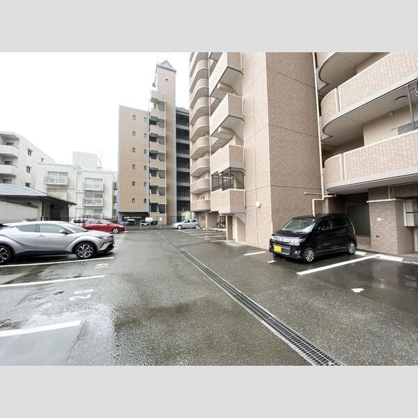 駐車場 (駐車場)