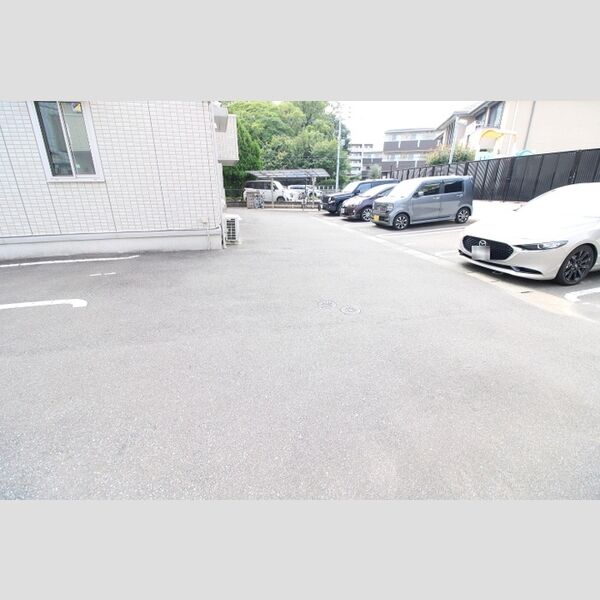 駐車場 (駐車場)