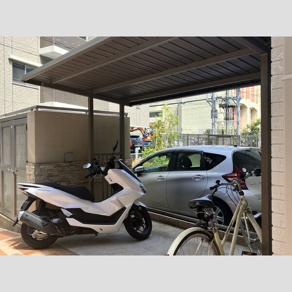 現地周辺 (駐輪場)