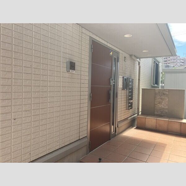 エントランス (エントランス)