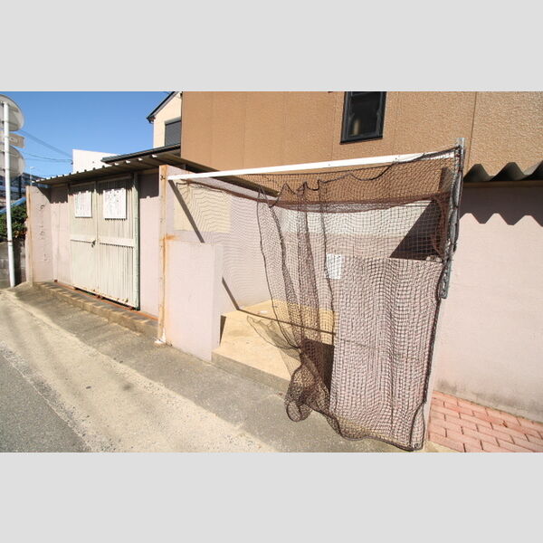 現地周辺 (ゴミ置き場)