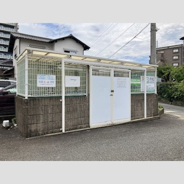 現地周辺 (ゴミ置き場)