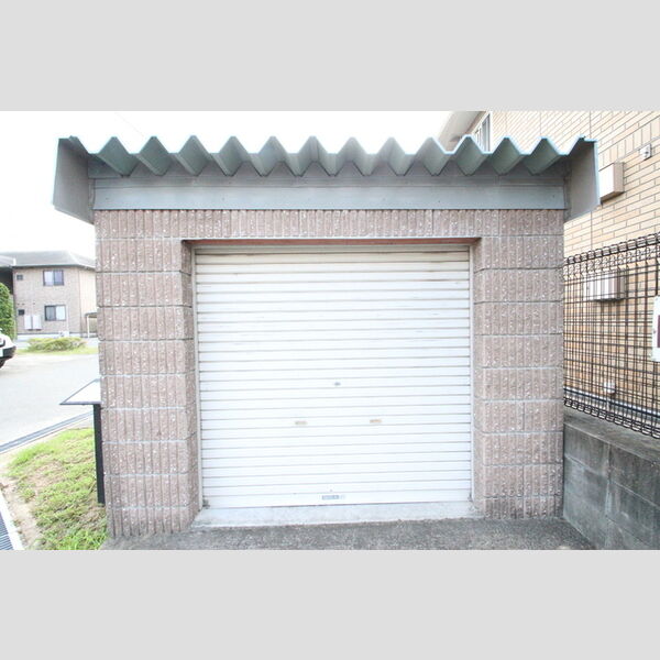 現地周辺 (ゴミ置場)