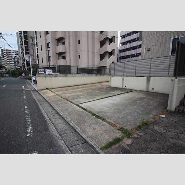 駐車場 (駐車場)