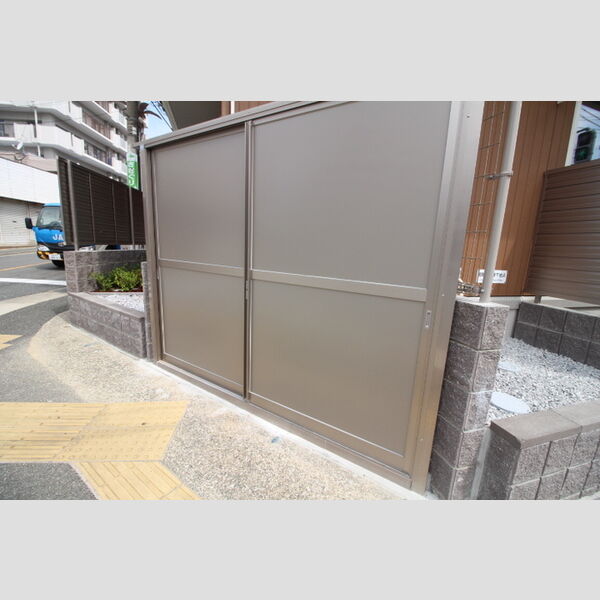 現地周辺 (ゴミ置き場)