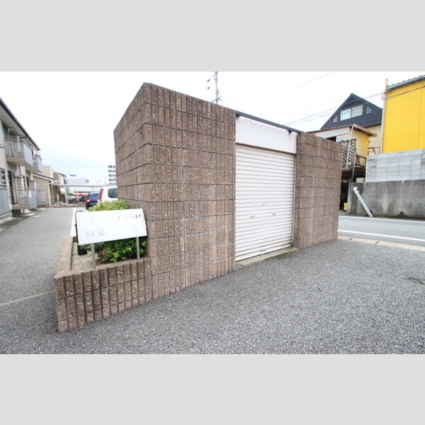 現地周辺 (ゴミ置場)