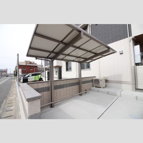 現地周辺 (駐輪場)