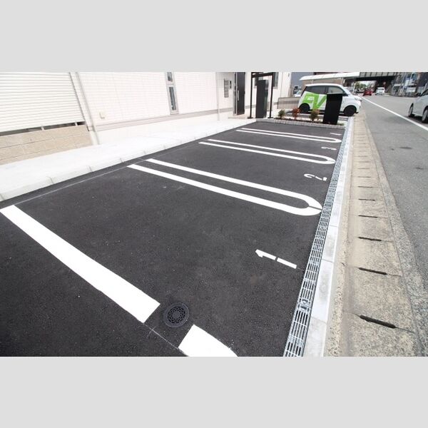 駐車場 (駐車場)