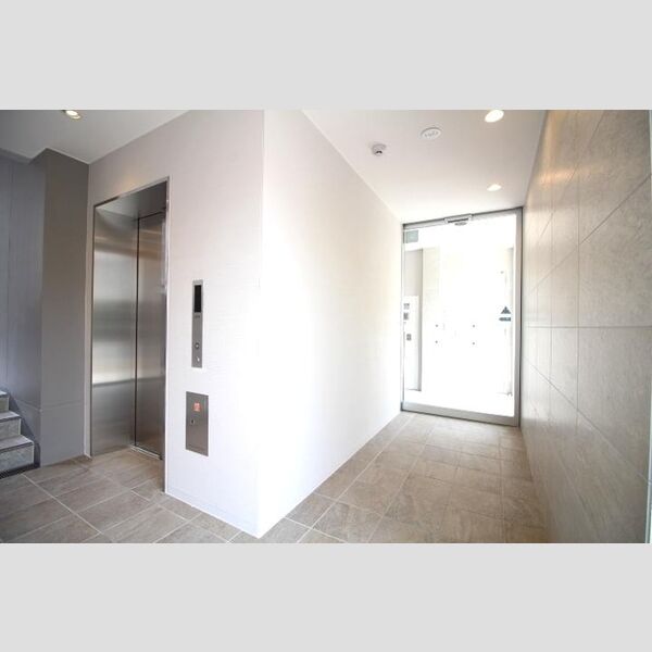 現地周辺 (ロビー)