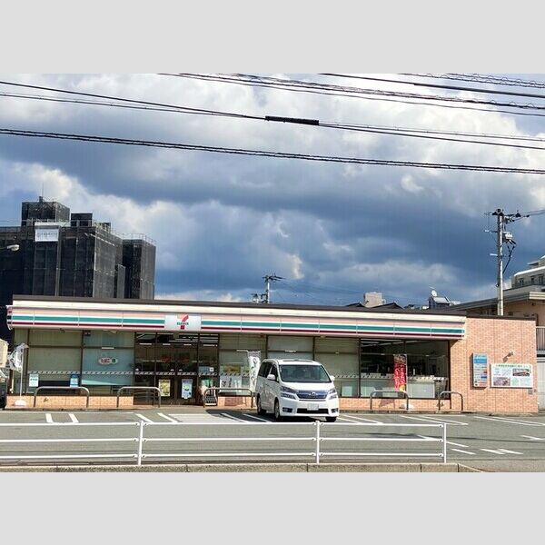 現地周辺 (セブンイレブン博多西春町4丁目店(396m))