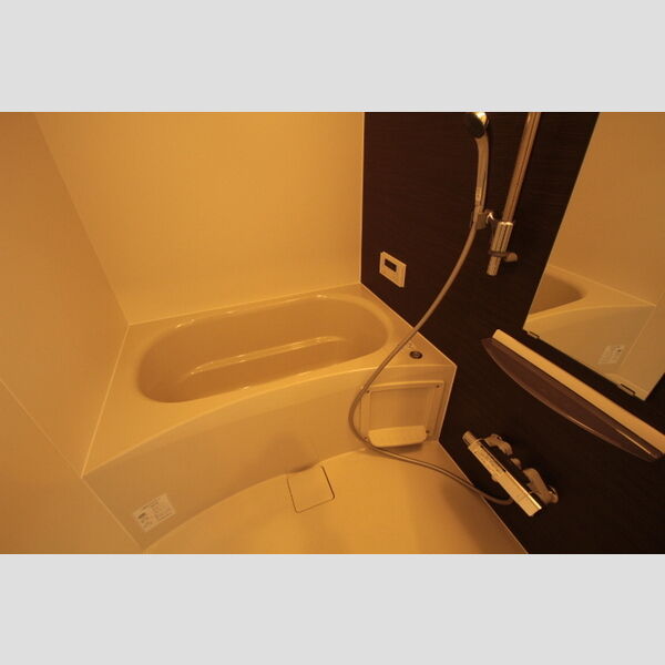 バス (102　浴室)