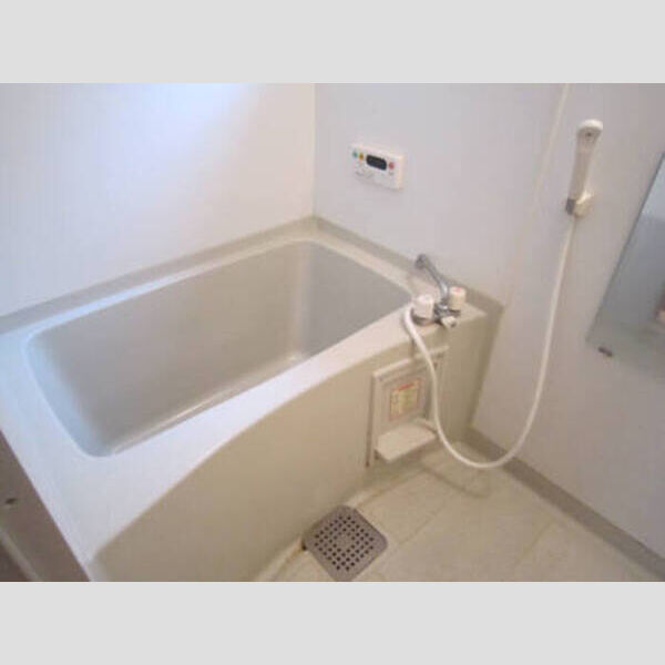 バス (301　浴室)