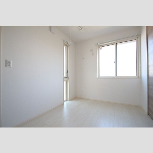 その他 (203　洋室)