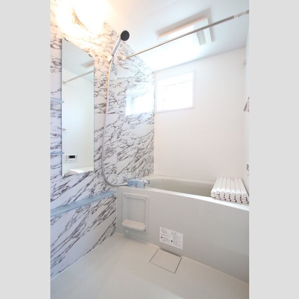 バス (203　浴室)