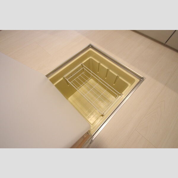 その他 (102　床下収納)