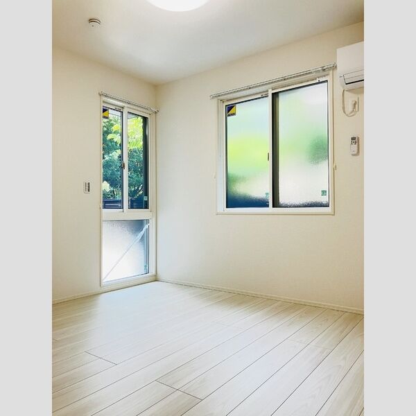 その他 (洋室5.3帖(北側))