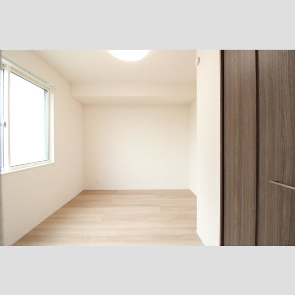 その他 (洋室5.8帖)