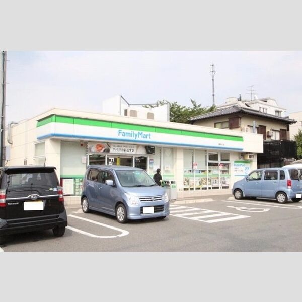 現地周辺 (ファミリーマート片江店)