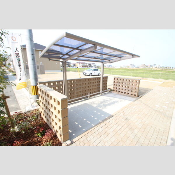 現地周辺 (駐輪場)