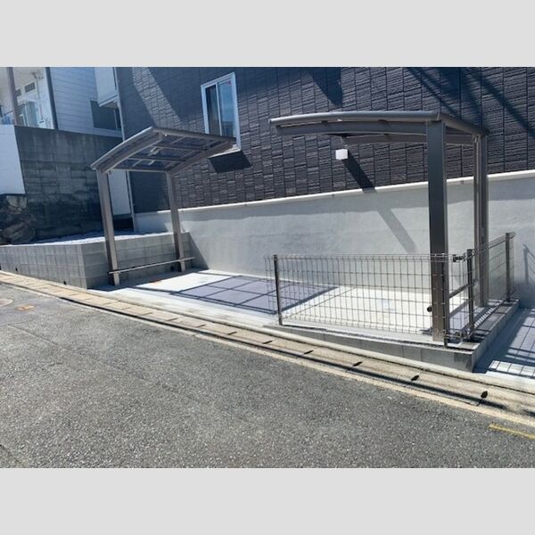 現地周辺 (駐輪場)