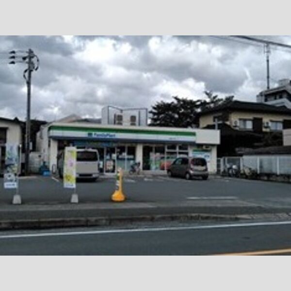 現地周辺 (ファミリーマート福岡片江店 980m)