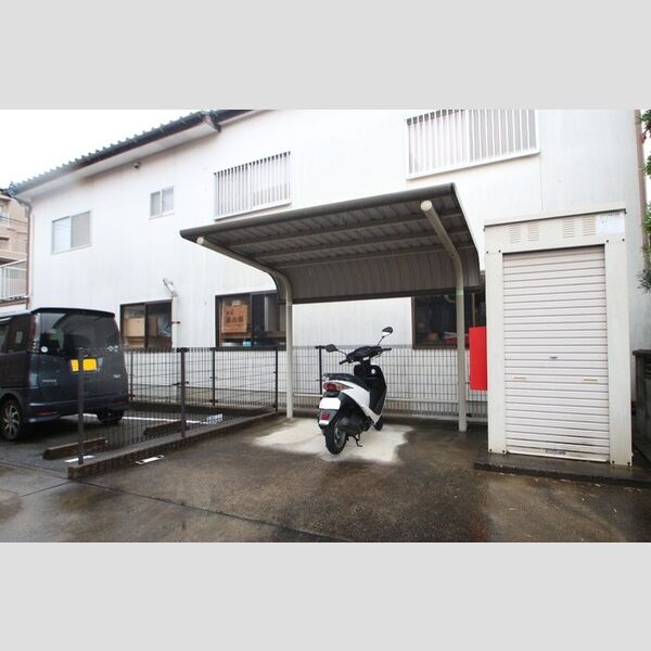 現地周辺 (駐輪場)