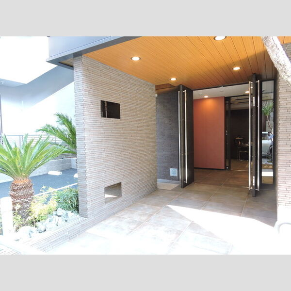 エントランス (エントランス)