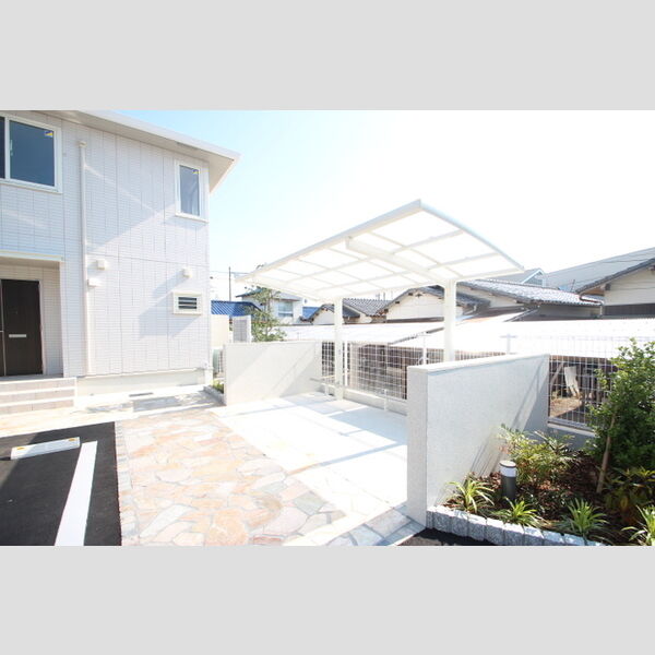 現地周辺 (駐輪場)