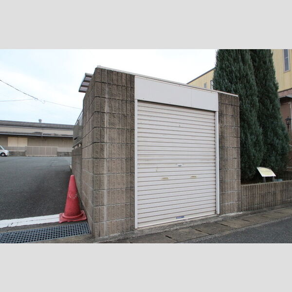 現地周辺 (ゴミ置場)