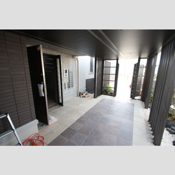 現地周辺 (ロビー)