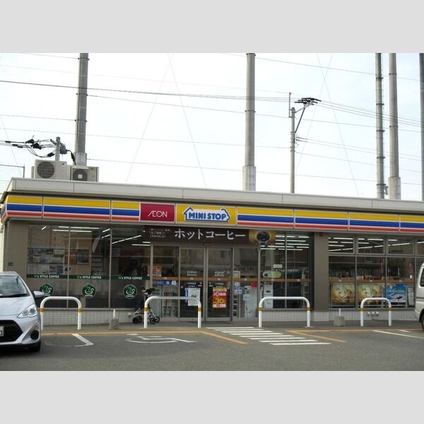 現地周辺 (ミニストップ　福岡女原店　60.2m)