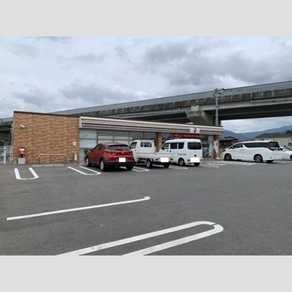 現地周辺 (セブンイレブン糸島篠原3丁目店　390m)