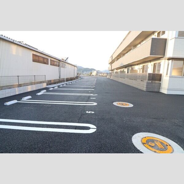 駐車場 (駐車場)